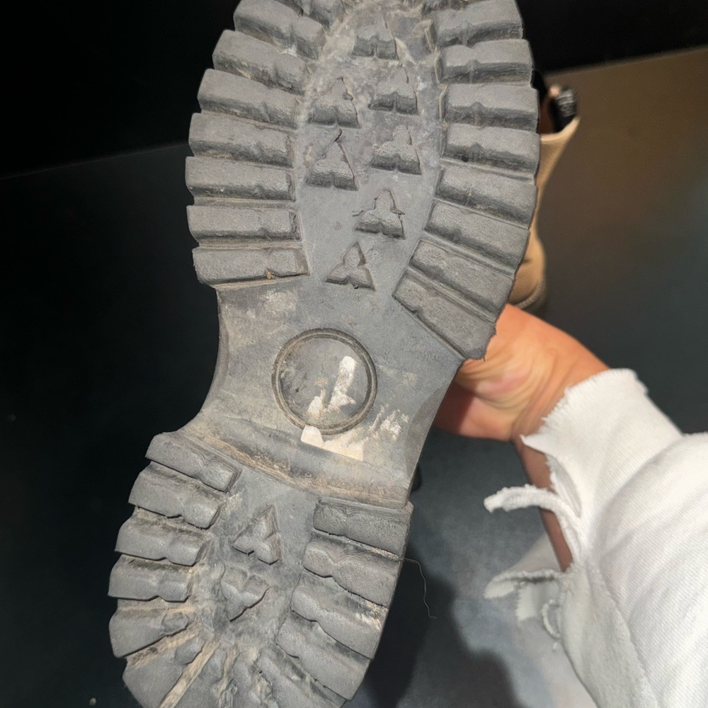 Boots - Picture 4 of 6